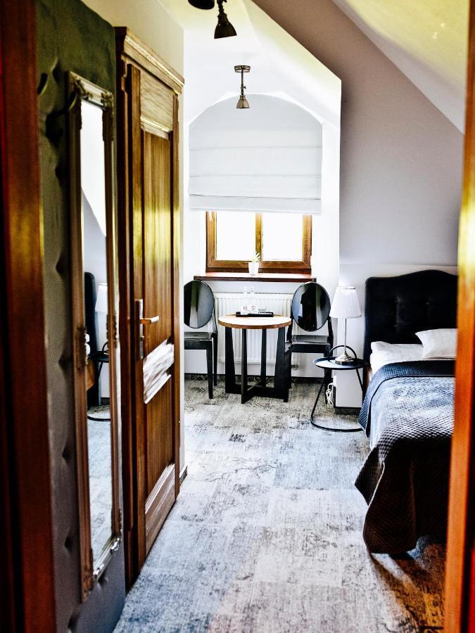 Bed and Breakfast Dwor Karwacz Przasnysz Exterior foto
