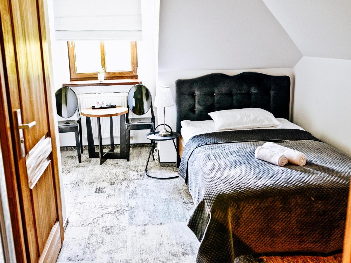 Bed and Breakfast Dwor Karwacz Przasnysz Exterior foto